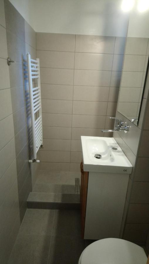Апартаменти Simple And Comfortable М'єркуря-Чук Екстер'єр фото